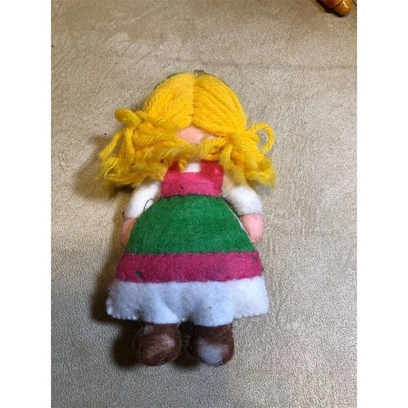 Vintage Bucilla Handmade Blonde Bavarian Girl Felt Cloth Doll Ornament - Picture 2 of 4
